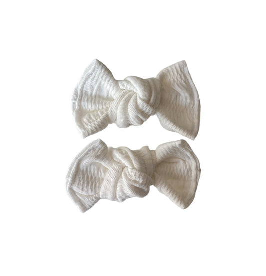 White frill clips